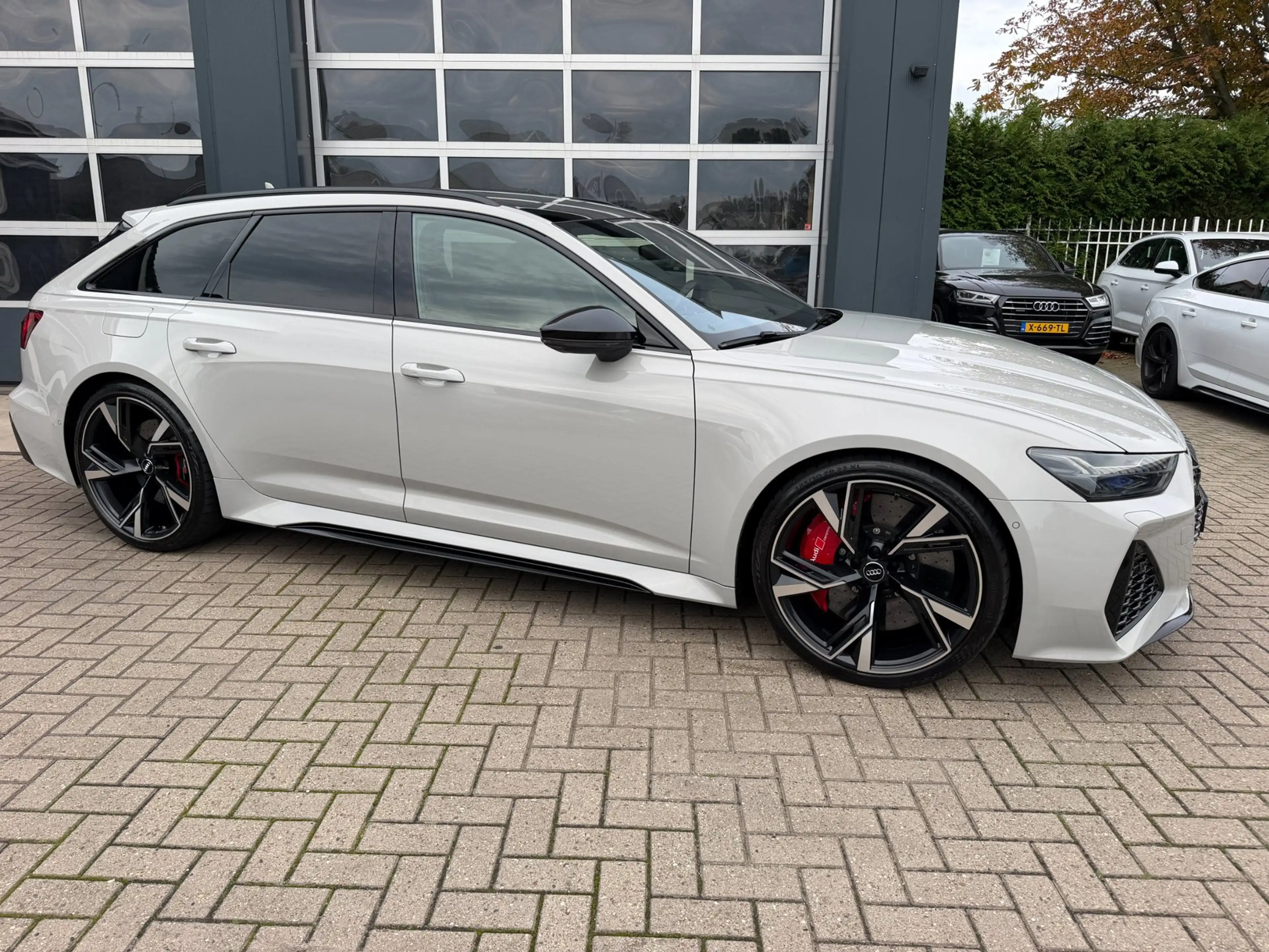 Audi RS6 Avant RS 6 TFSI quattro / Pano / Top View / Soft C — photo 8