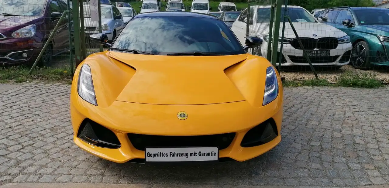 Lotus Emira 2023