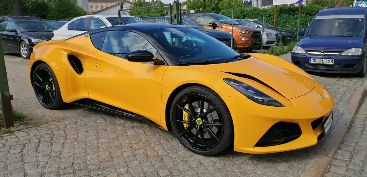 Lotus Emira 2023