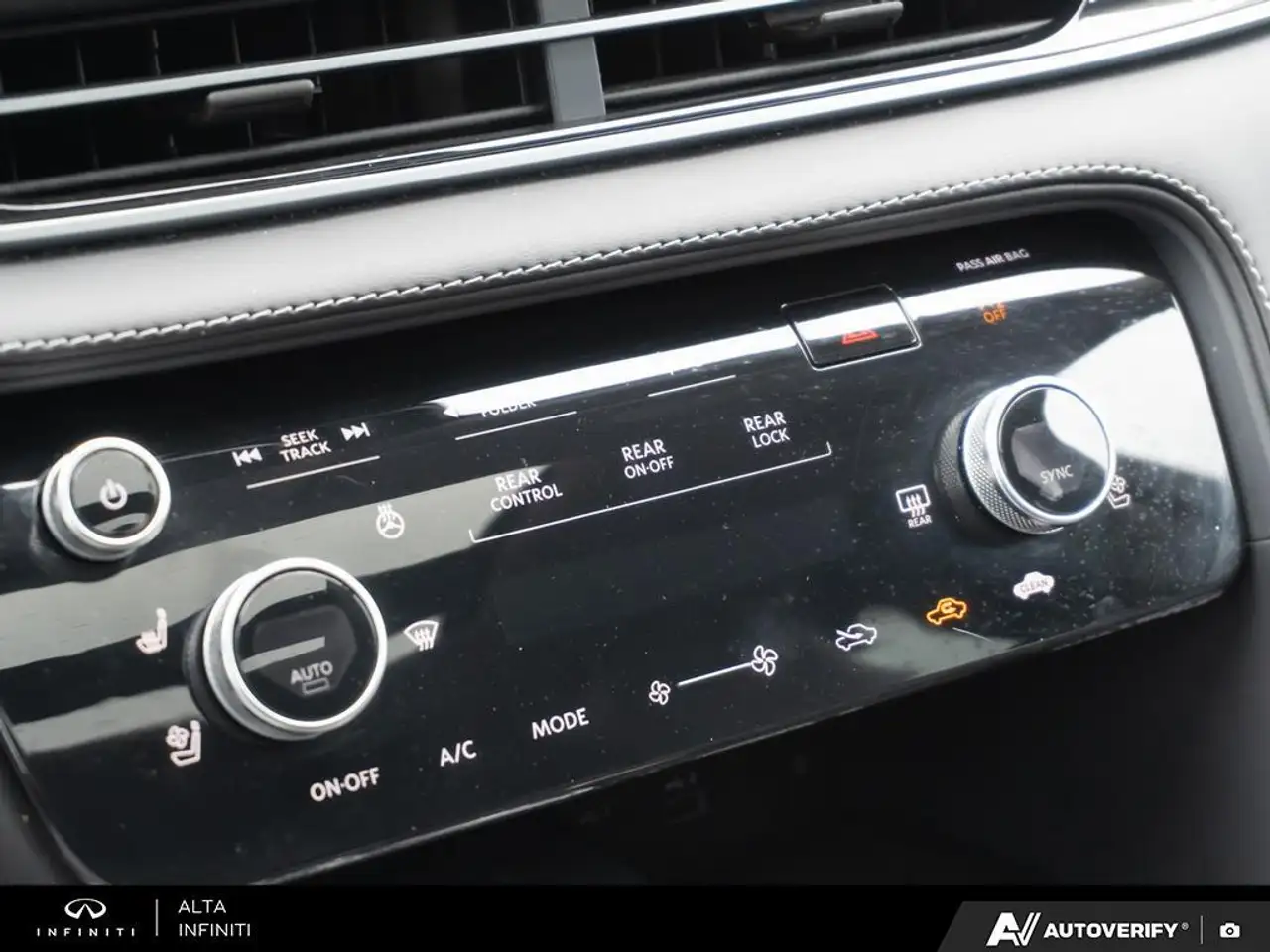 Infiniti QX60 снимка Infiniti QX60