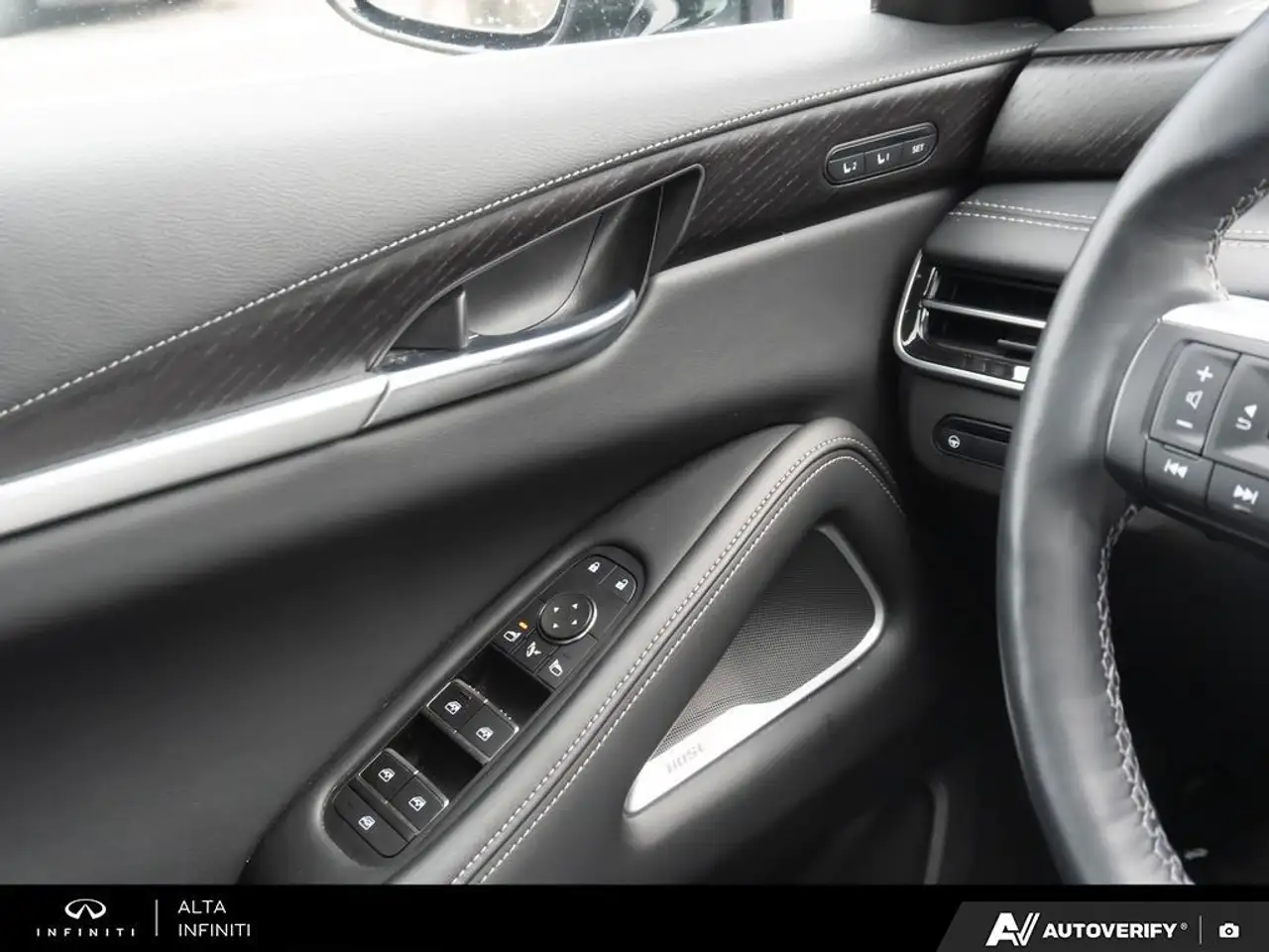 Infiniti QX60 снимка Infiniti QX60