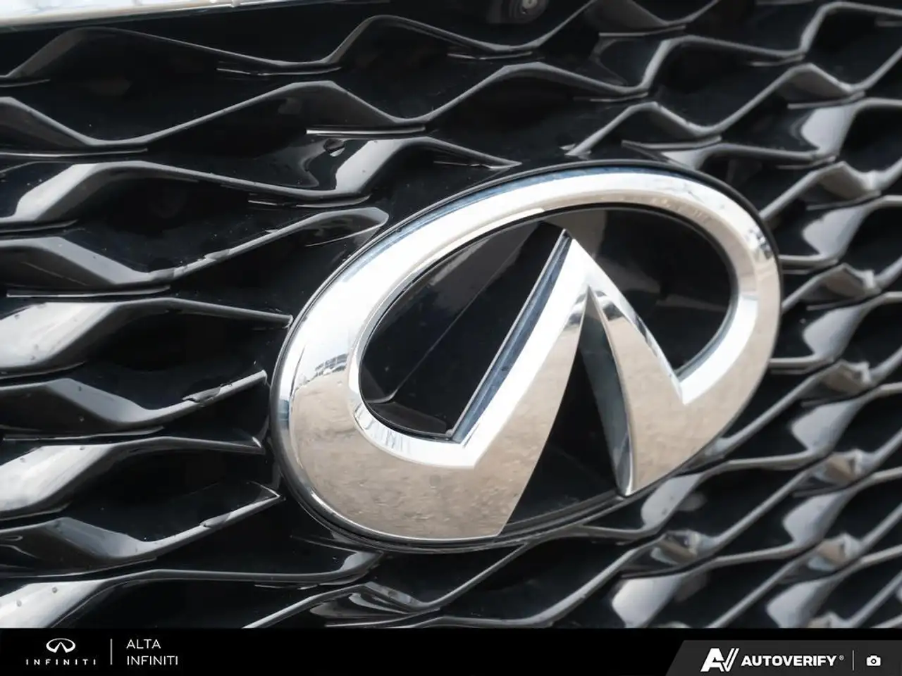 Infiniti QX60 снимка Infiniti QX60