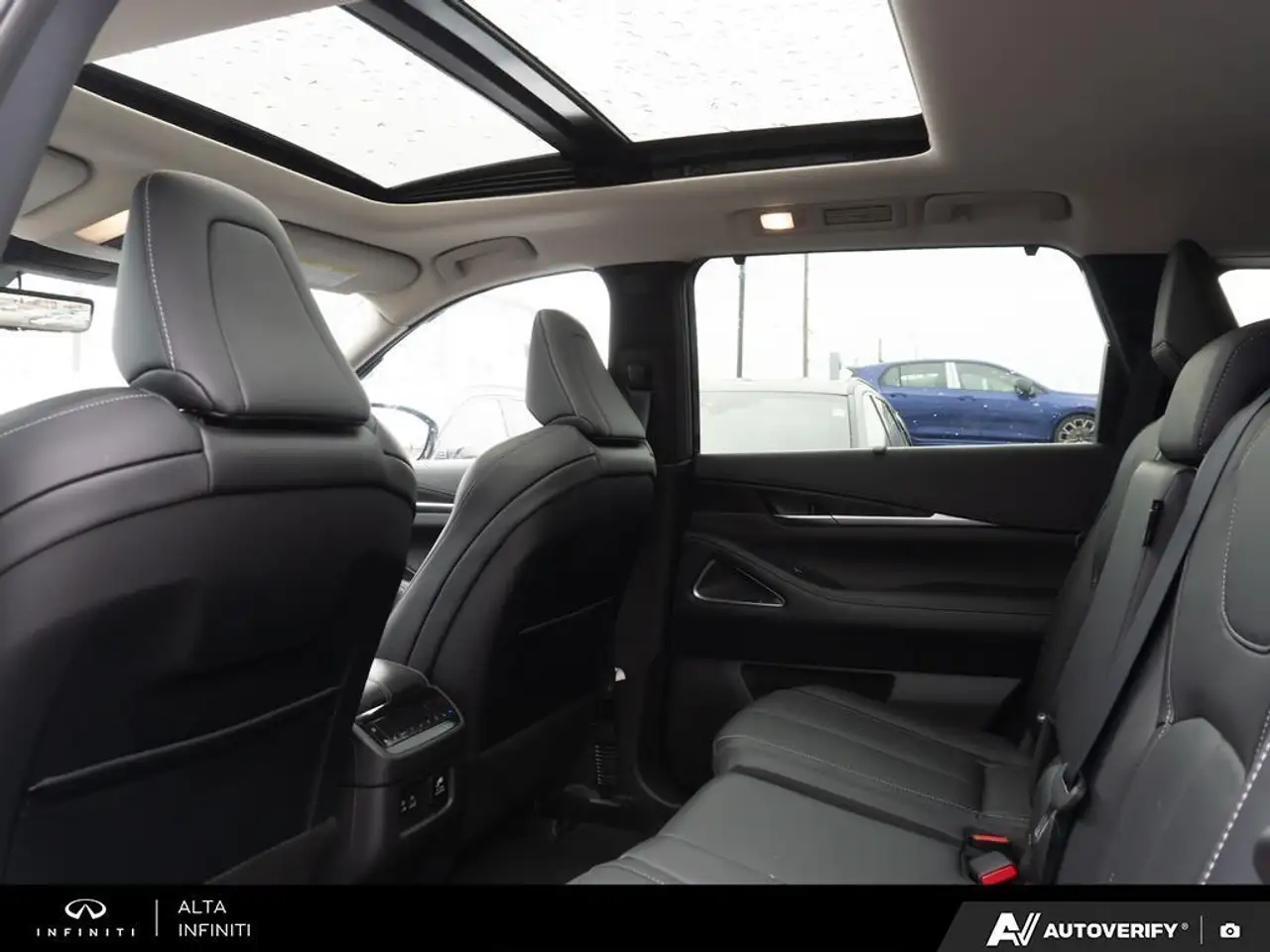 Infiniti QX60 снимка Infiniti QX60
