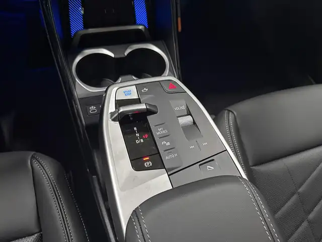 BMW Ix1 view 13