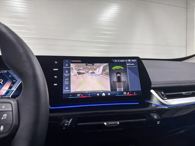 BMW Ix1 view 12