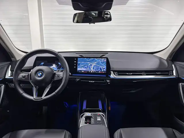 BMW Ix1 view 10