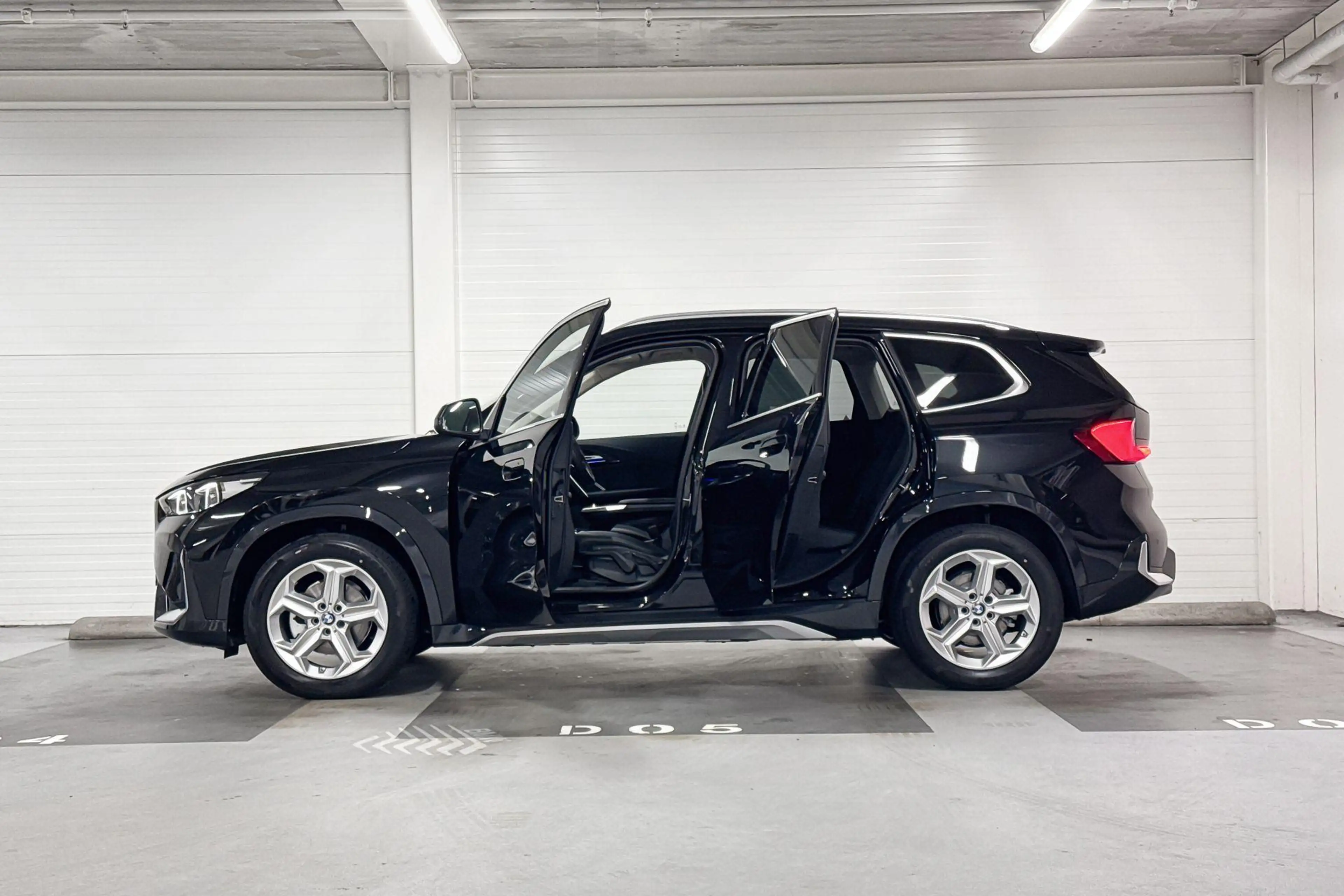 BMW iX1 eDrive20 | Pure Edition | xLine | Premium Pack | A — photo 3