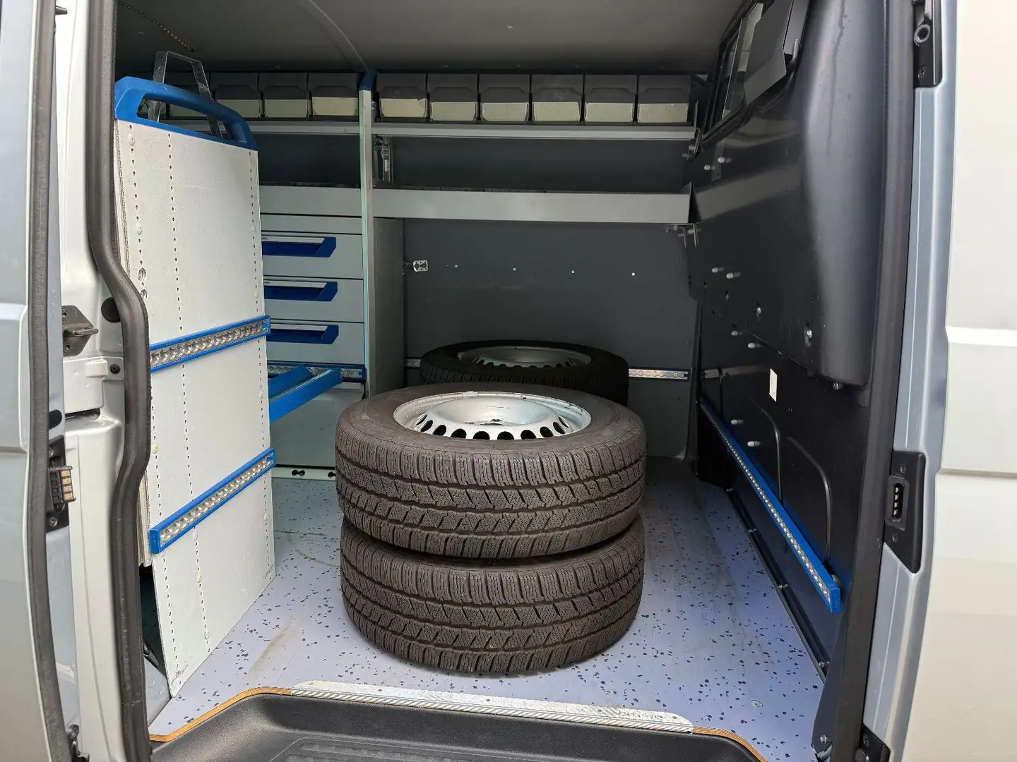 Volkswagen T6.1 Transporter 2.0 Tdi SORTIMO Navi LED Assist Argent - 1