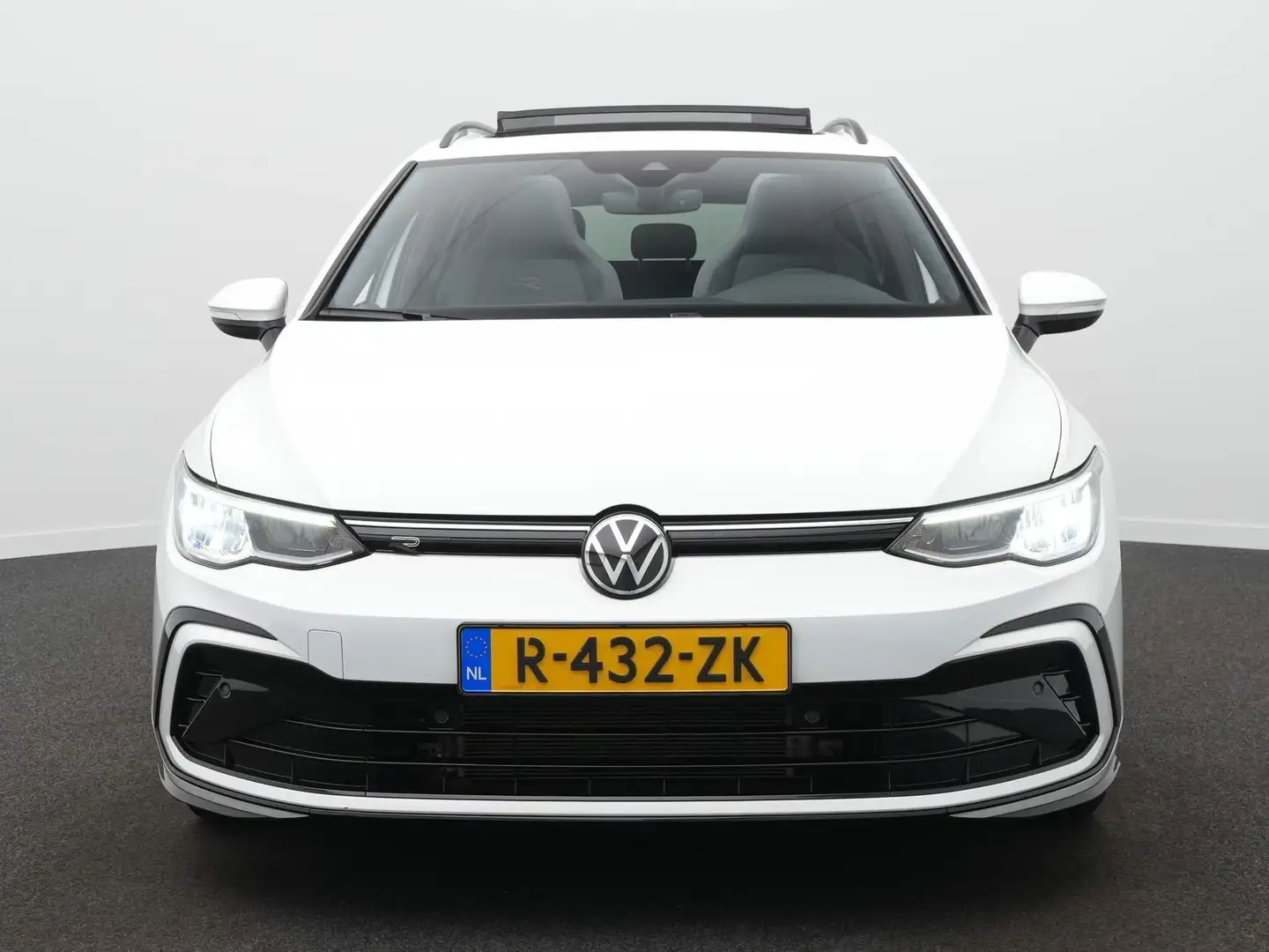 Volkswagen Golf Variant 1.5 TSI R-Line Panoramadak / Trekhaak / Navigatie Wit - 2