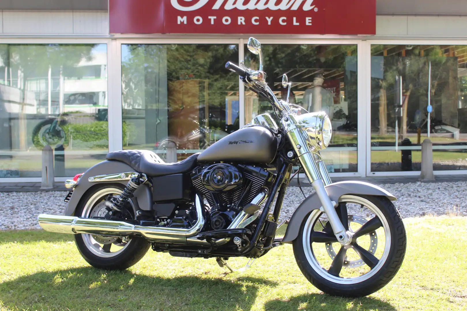 Harley-Davidson Dyna Switchback FLD Šedá - 1