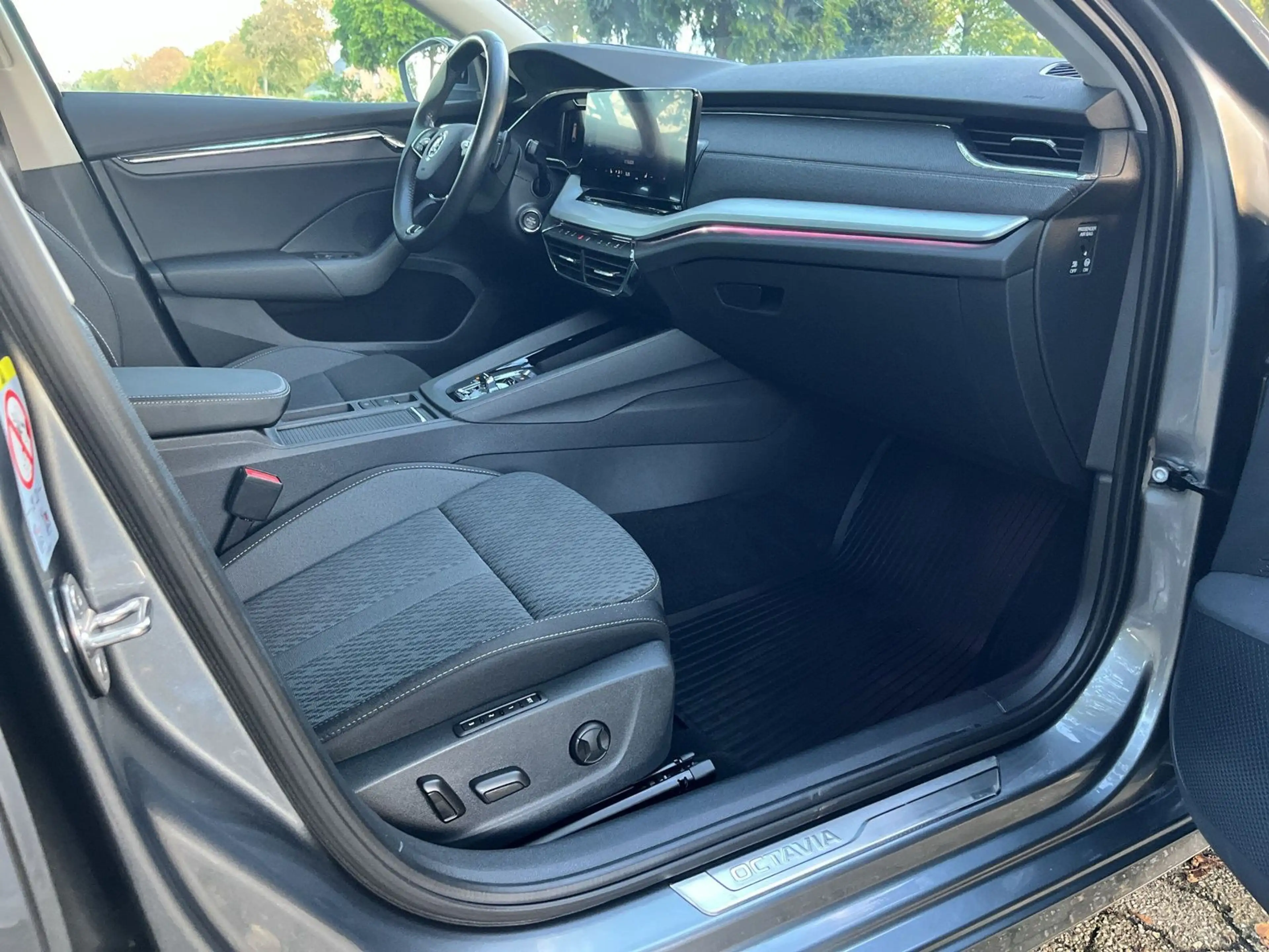 Skoda Octavia Combi Style 1.4 TSI iV DSG StdHz./Headup — photo 15