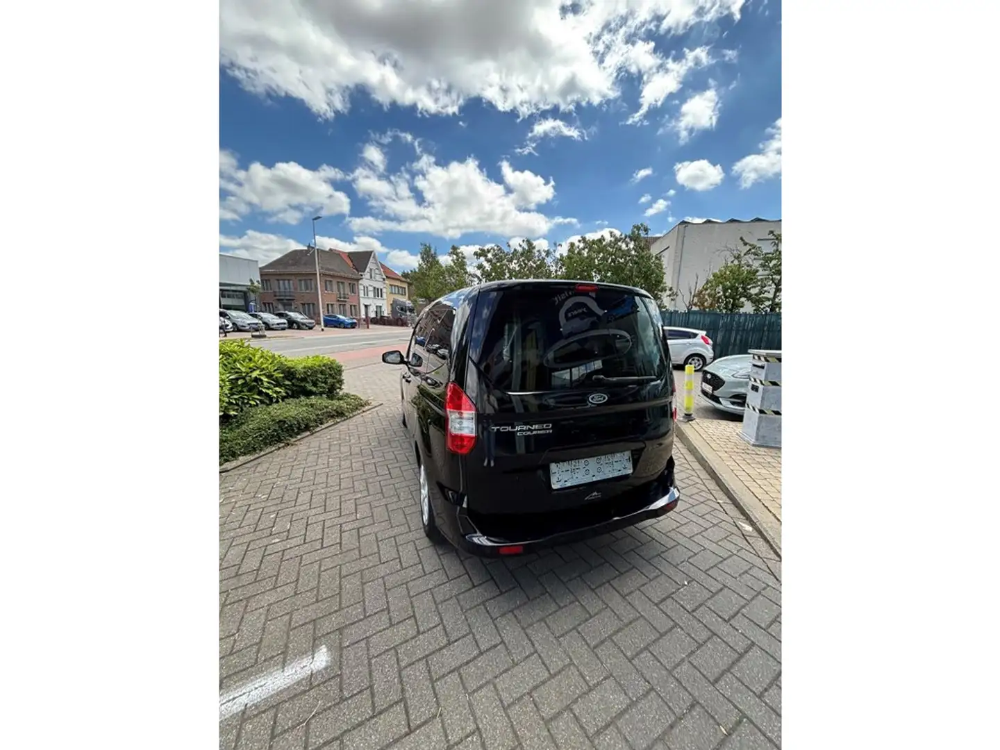 Ford Tourneo Courier TREND 1.0I 100PK OC3169 Zwart - 2