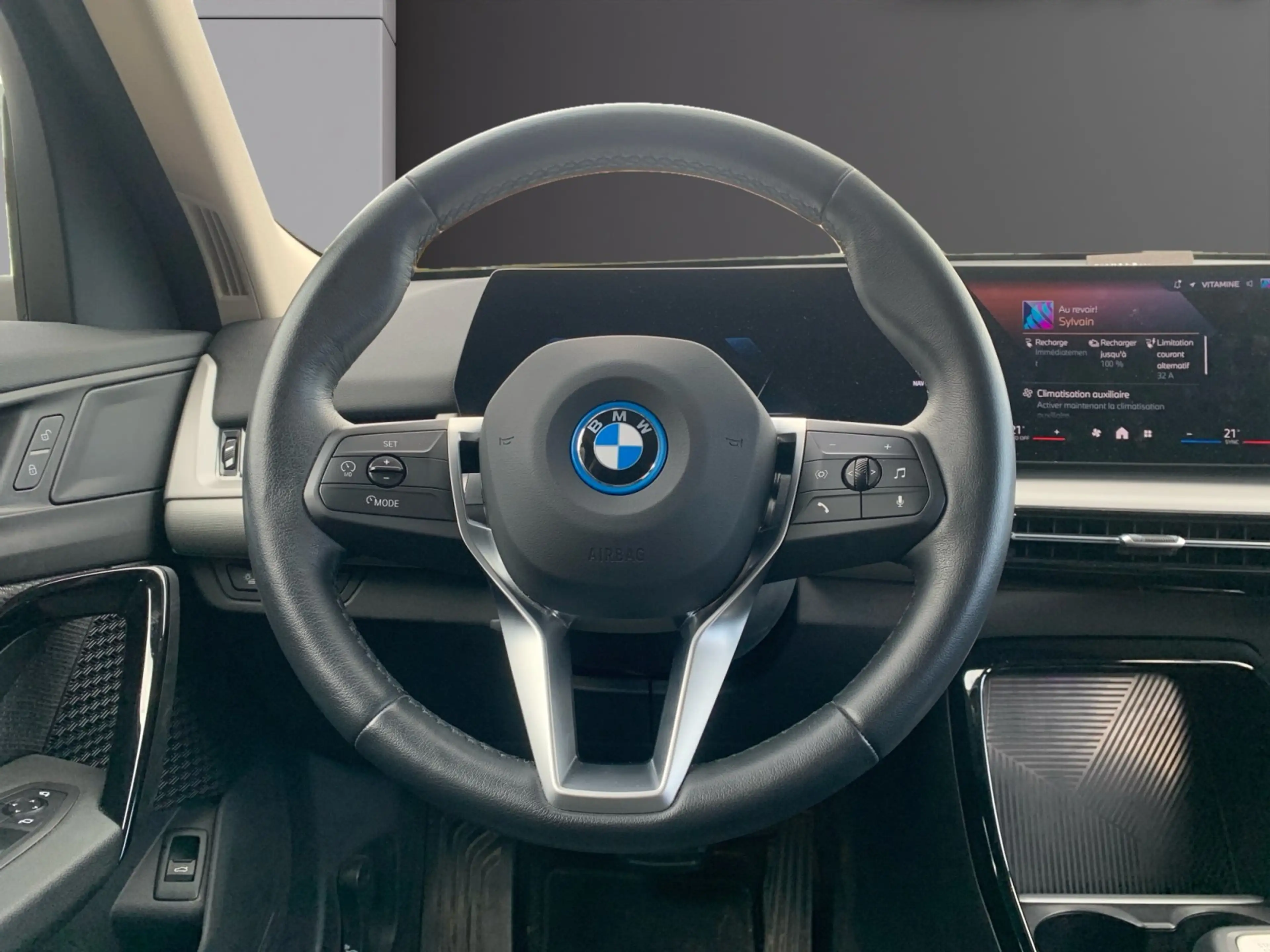 BMW iX2 iX2 66.5 kWh eDrive20 — photo 13