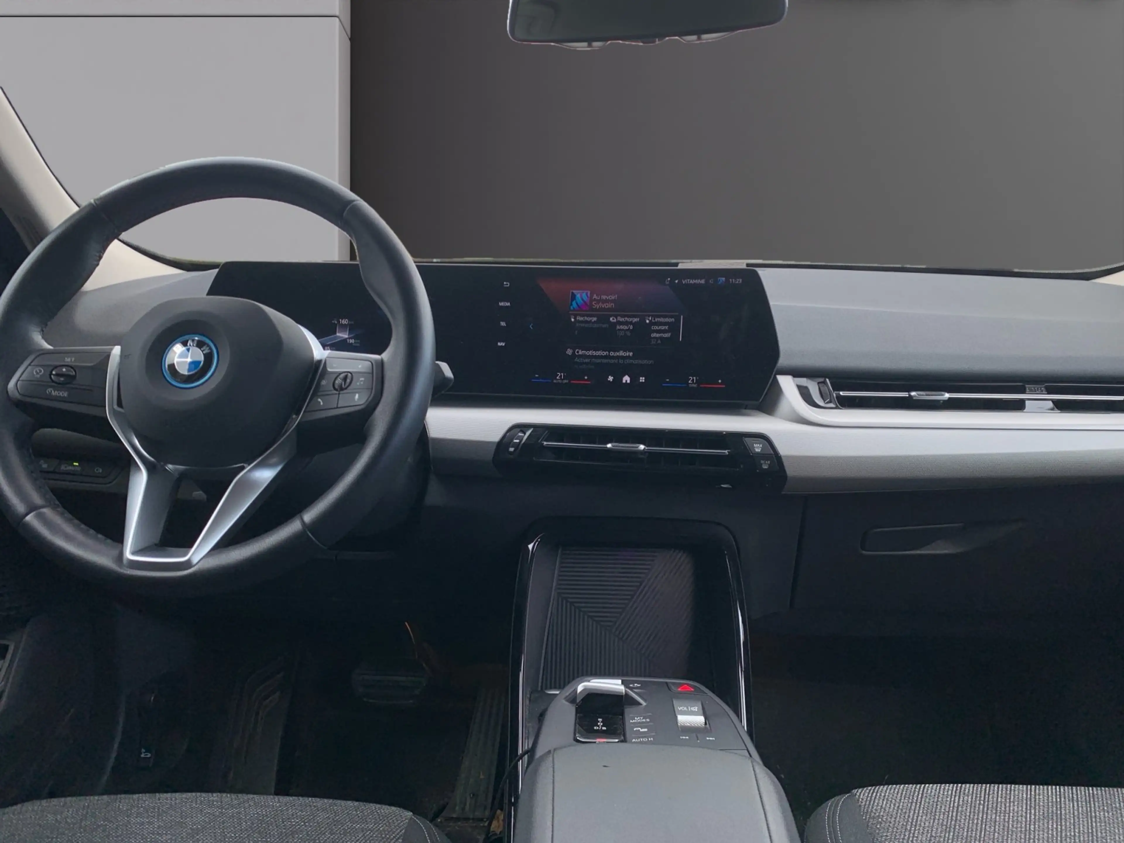 BMW iX2 iX2 66.5 kWh eDrive20 — photo 2