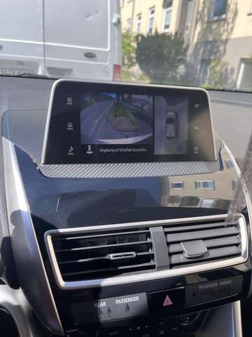 Imagine Mitsubishi Eclipse Cross 1.5 T-MIVEC CVT 2WD Spirit