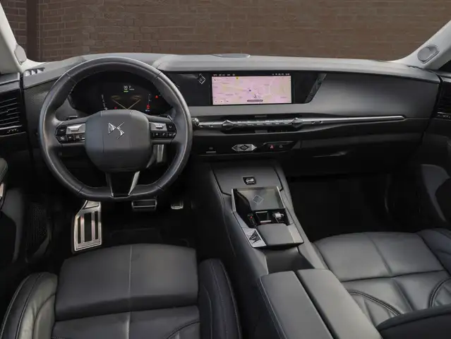 DS Automobiles DS 4 view 13
