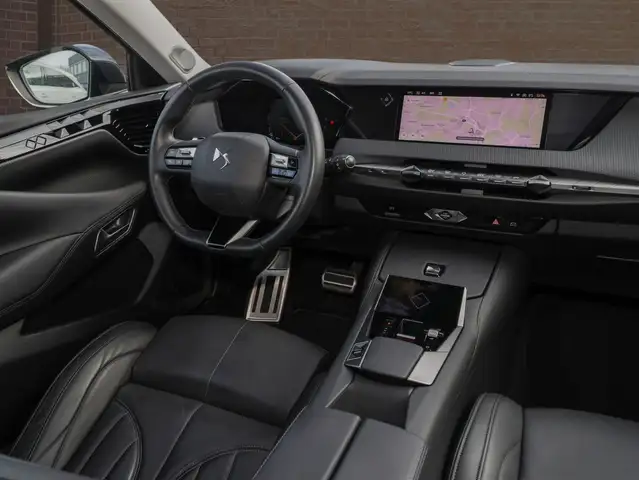 DS Automobiles DS 4 view 12