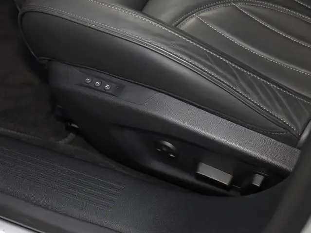 DS Automobiles DS 4 view 7