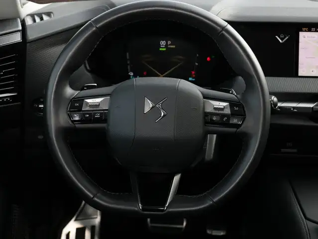 DS Automobiles DS 4 view 14