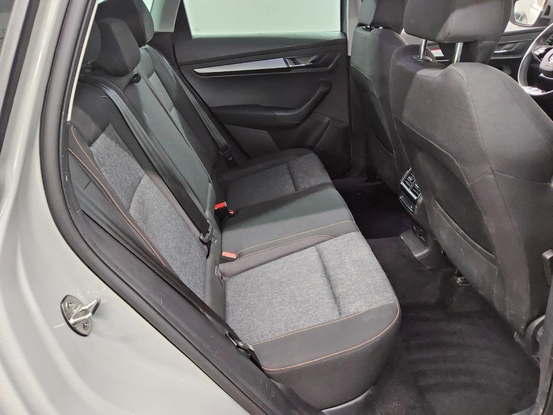 Skoda Karoq 1.5 TSI Clever Navi LED RFK Shz — photo 13