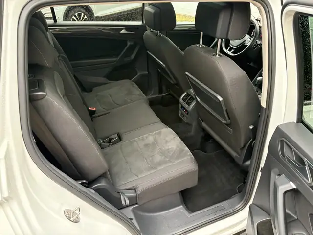 Volkswagen Tiguan Allspace view 13
