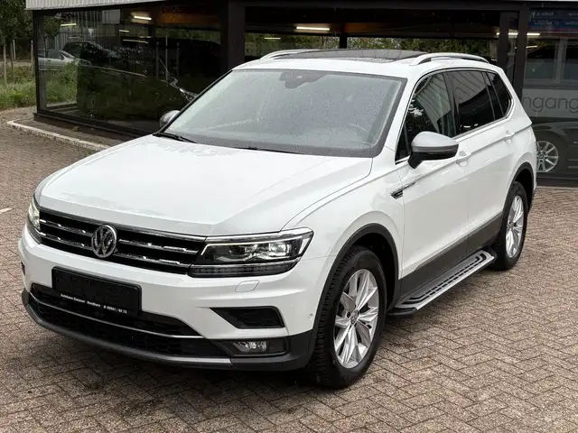 Volkswagen Tiguan Allspace view 4