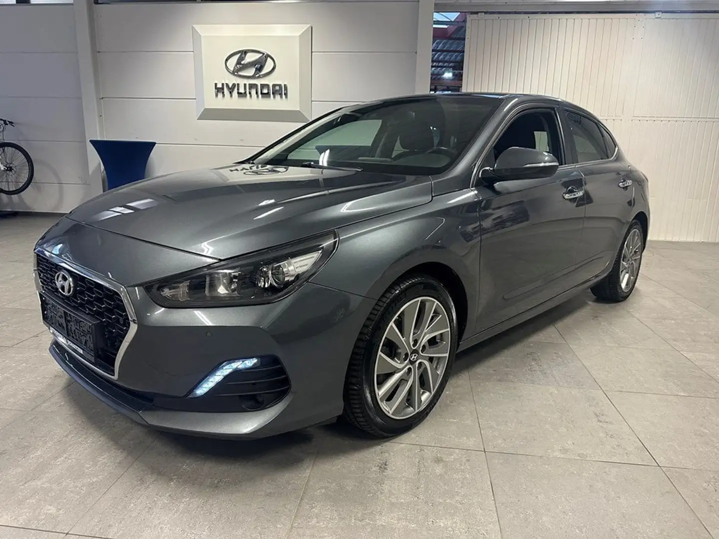 Hyundai i30 Fastback: 120pk Benzine + Garantie - 1