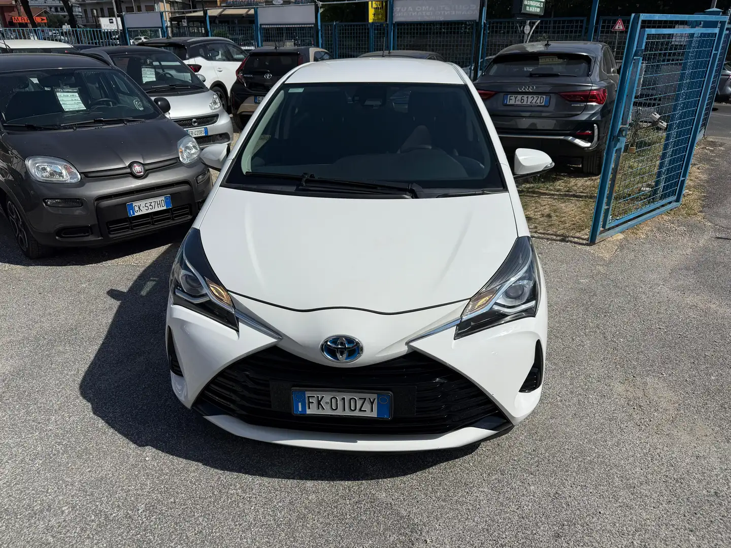 Toyota Yaris HYBRID 1.5 *BLUETOOTH/PRONTA CONSEGNA* Bianco - 2