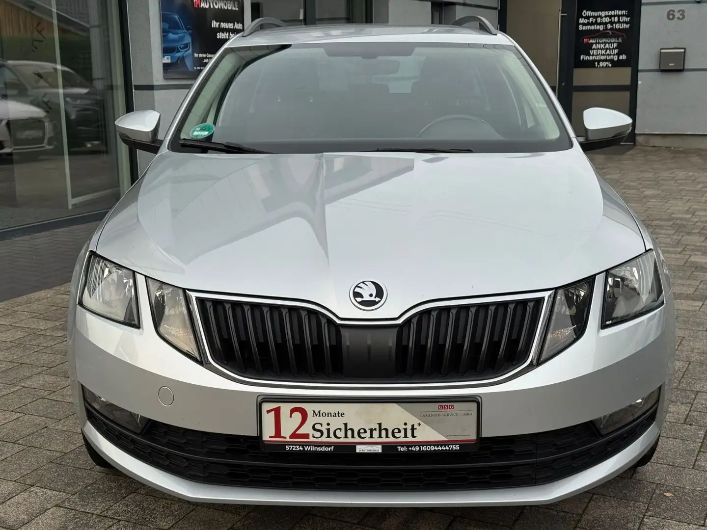 Skoda Octavia 2.0 TDI DSG Combi Clever*AHK*NAVI Silber - 2