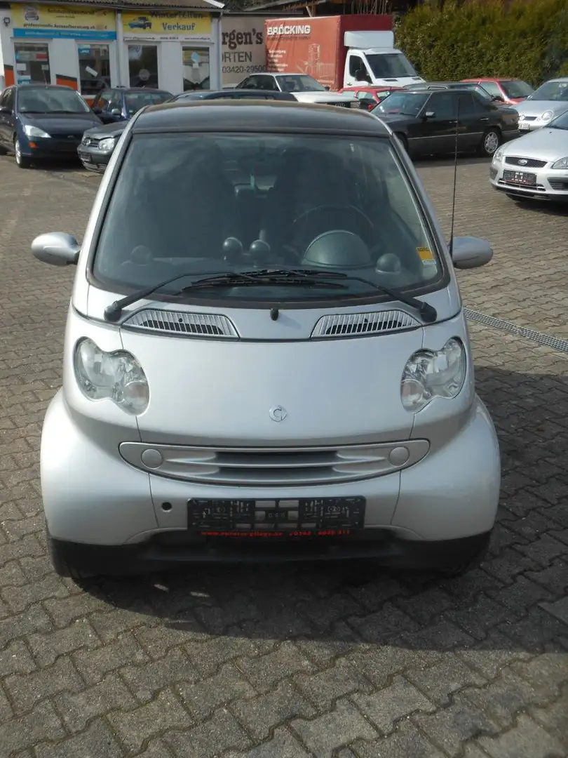 smart forTwo fortwo coupe CDI Basis/ Silber - 2