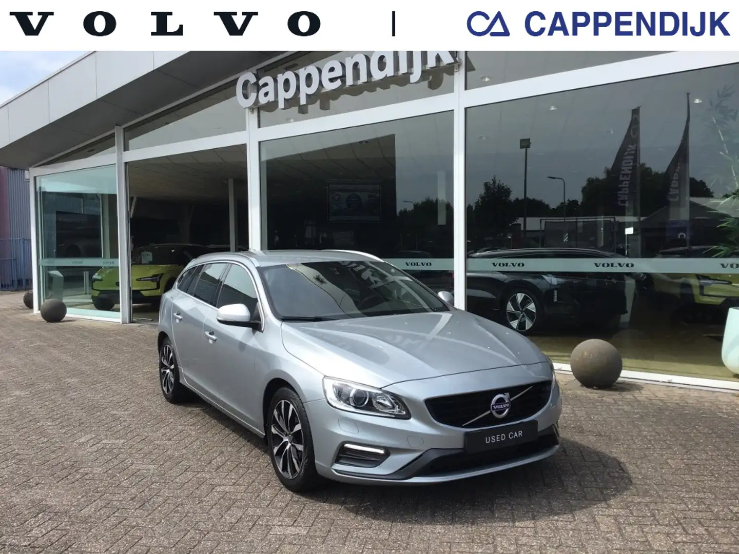 Volvo V60 1.5 T3 Nordic+ Gris - 1