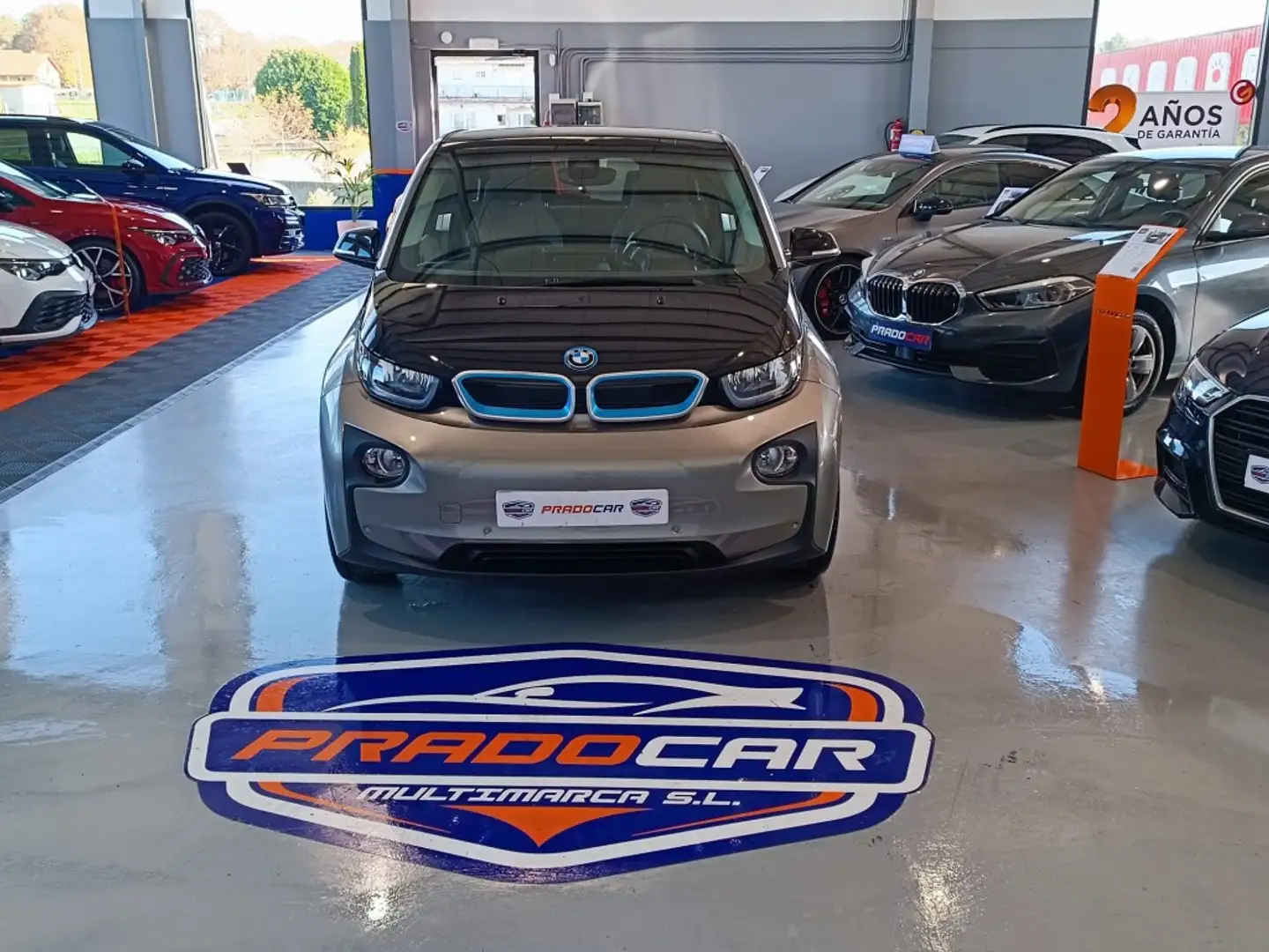 BMW i3 94Ah BEV Plateado - 2