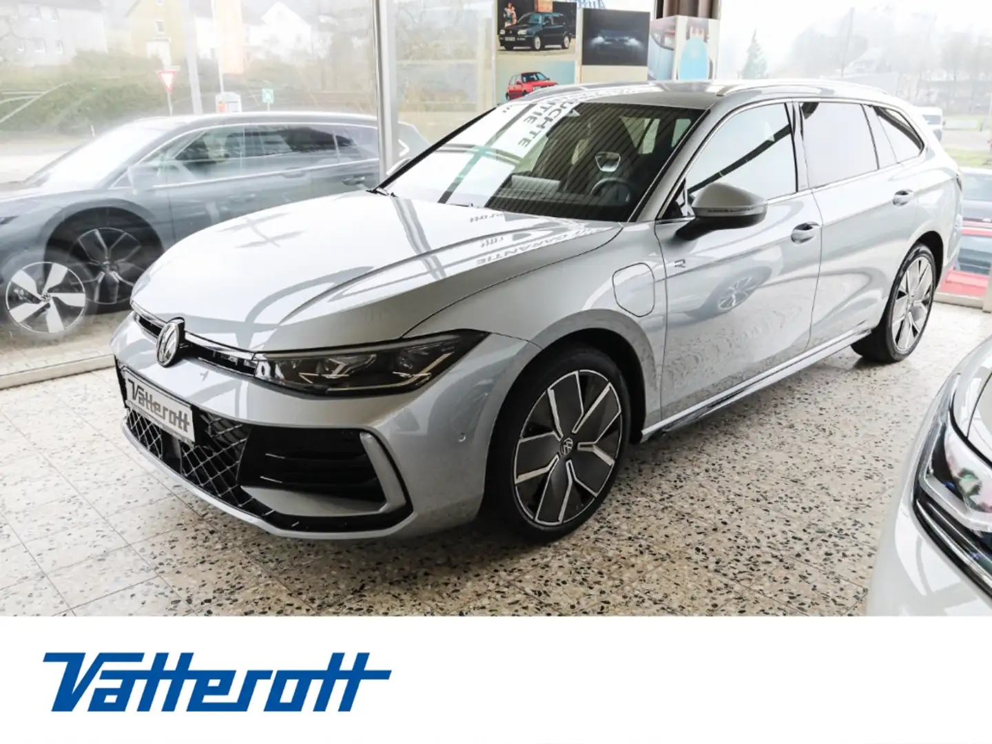 Volkswagen Passat 1.5 eHybrid DSG R line Navi HuD AHK Argento - 1