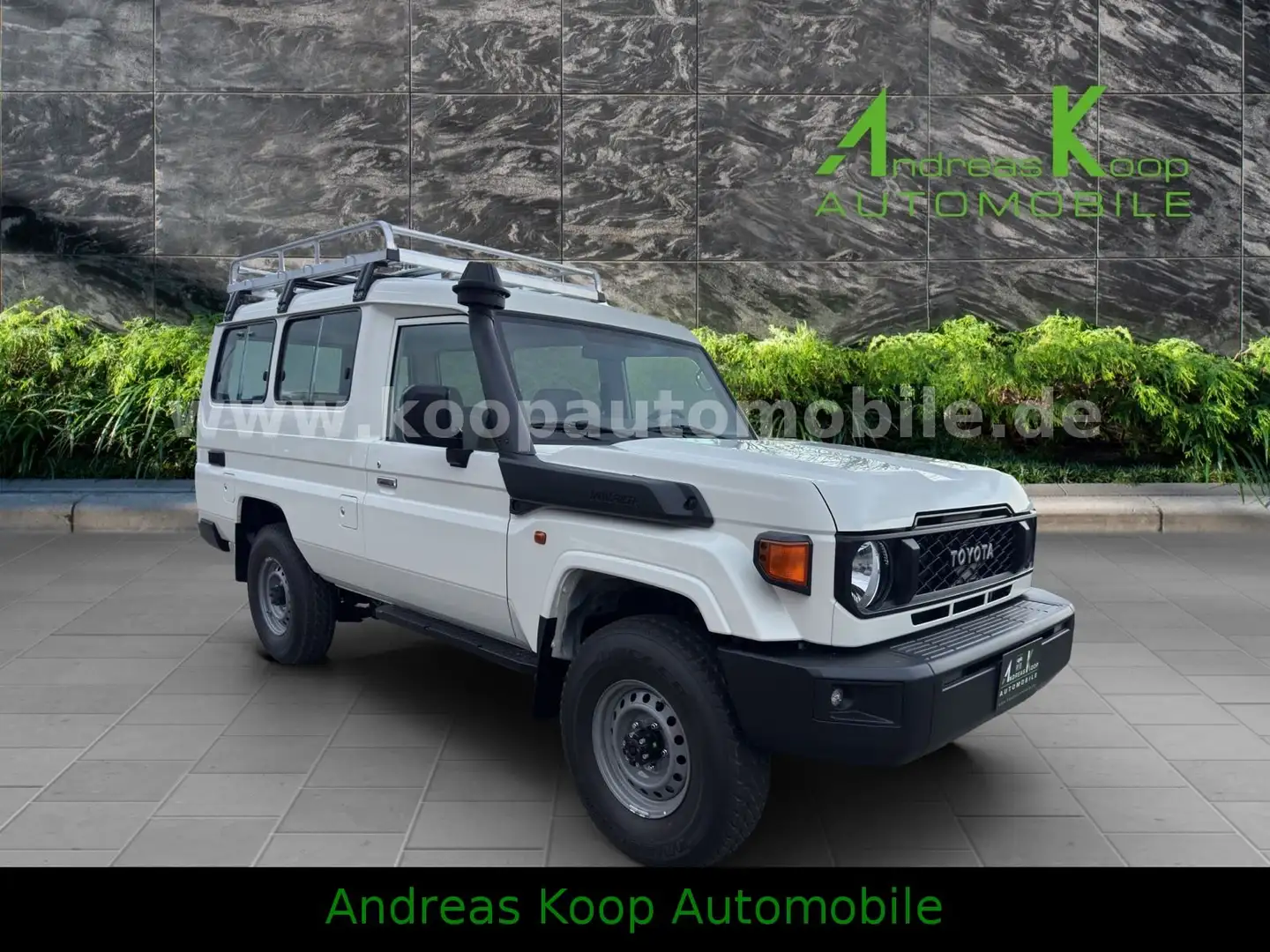 Toyota Land Cruiser GRJ 78 Automatik PowerPaket Sofort Biały - 2