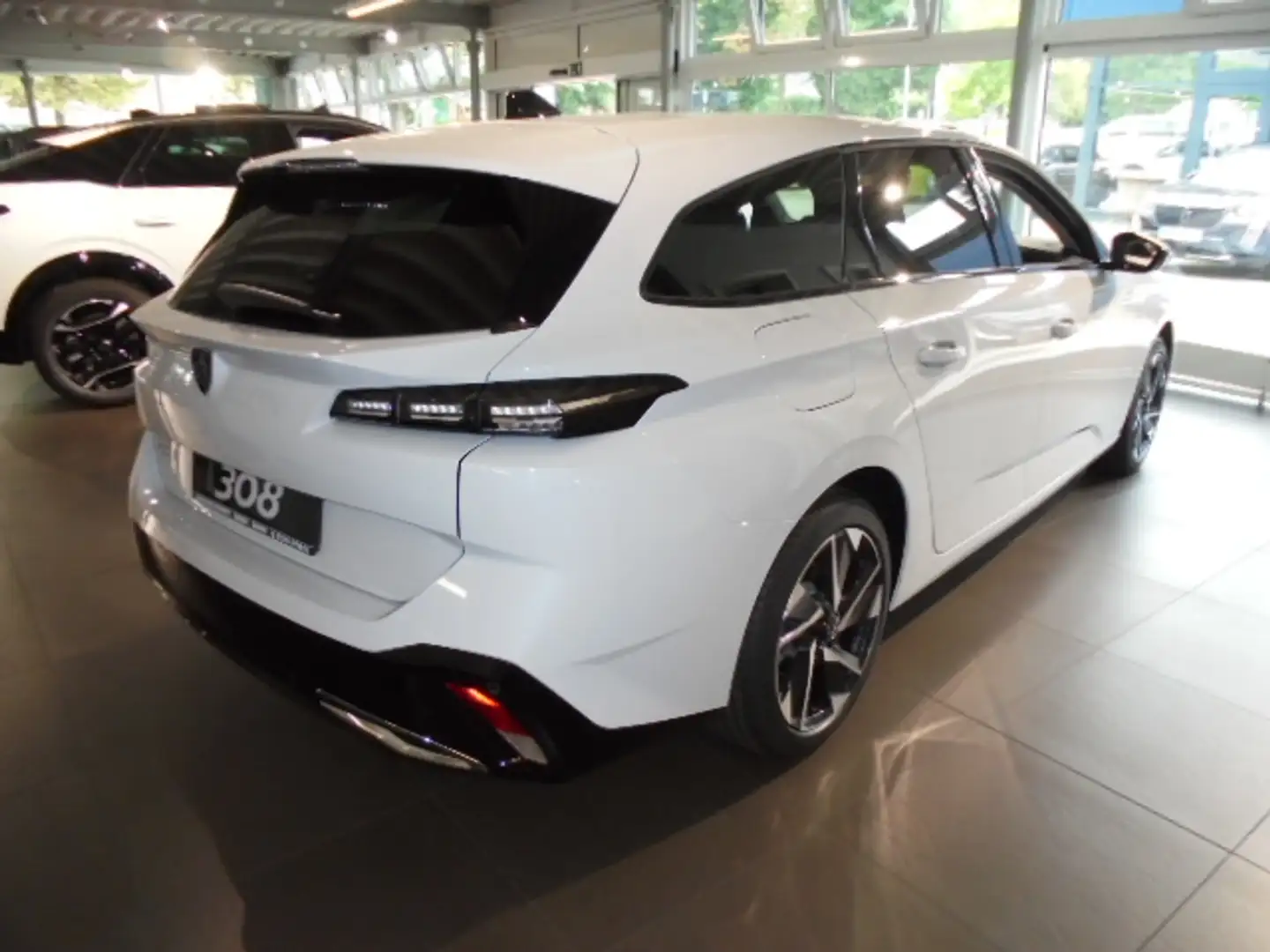 Peugeot 308 SW Allure PureTech 130 Automatik EAT8 Weiß - 2