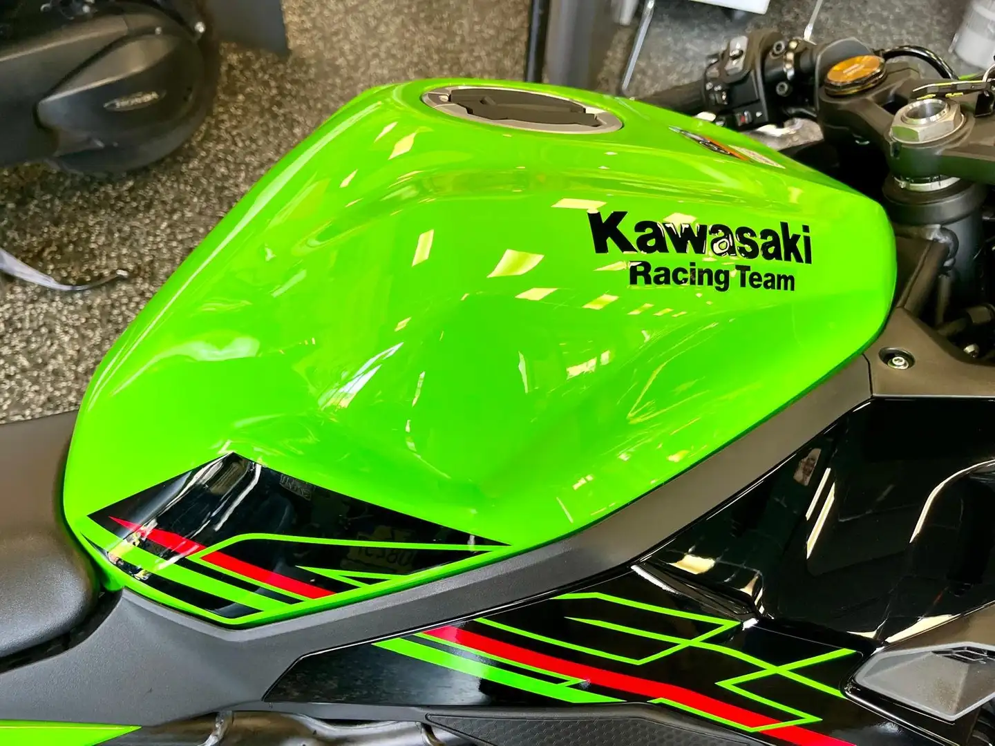 Kawasaki Ninja ZX-4RR 1000KM Verde - 2