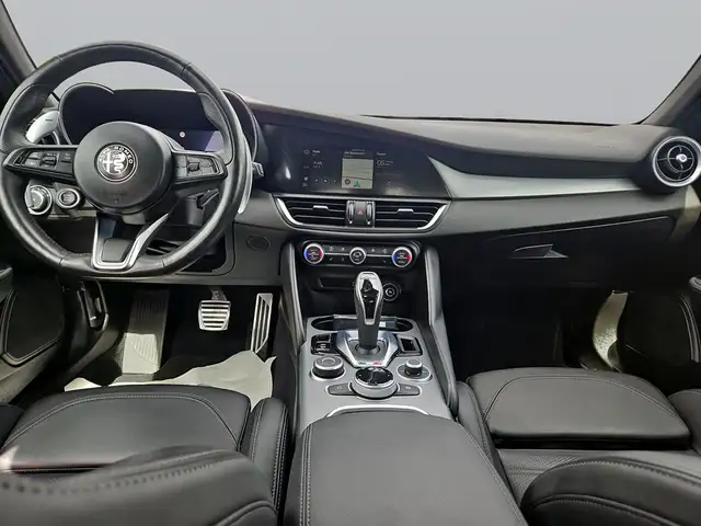 Alfa Romeo Giulia view 11