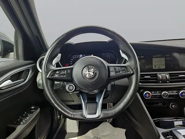 Alfa Romeo Giulia view 14