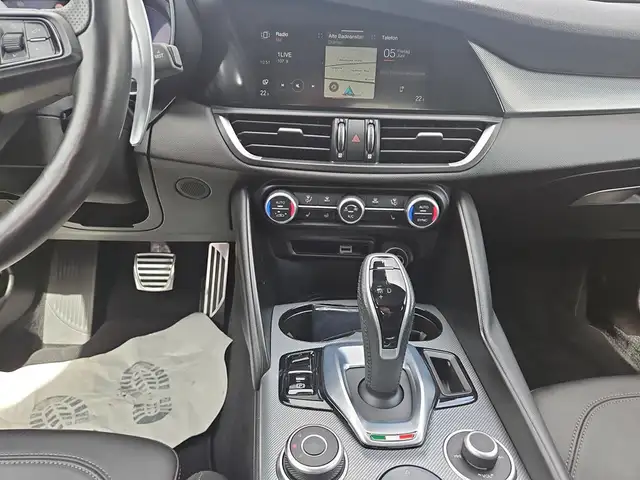 Alfa Romeo Giulia view 13