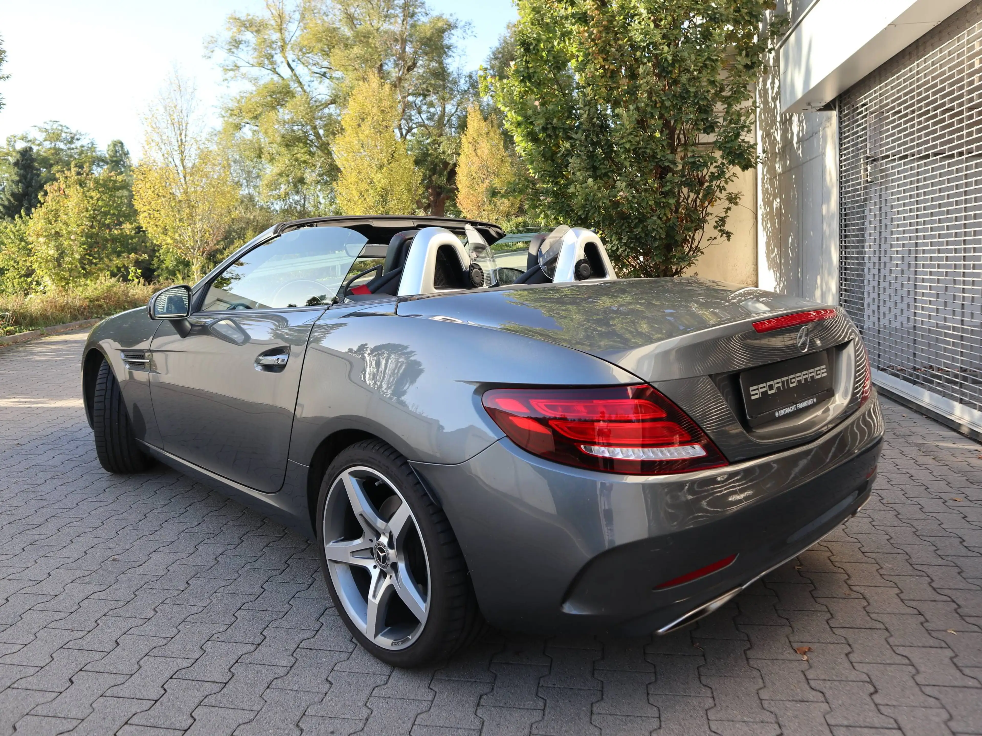Mercedes-Benz SLC 180 AMG Line 9G LED Navi Kamera Airscarf Pano-Variodach — photo 6