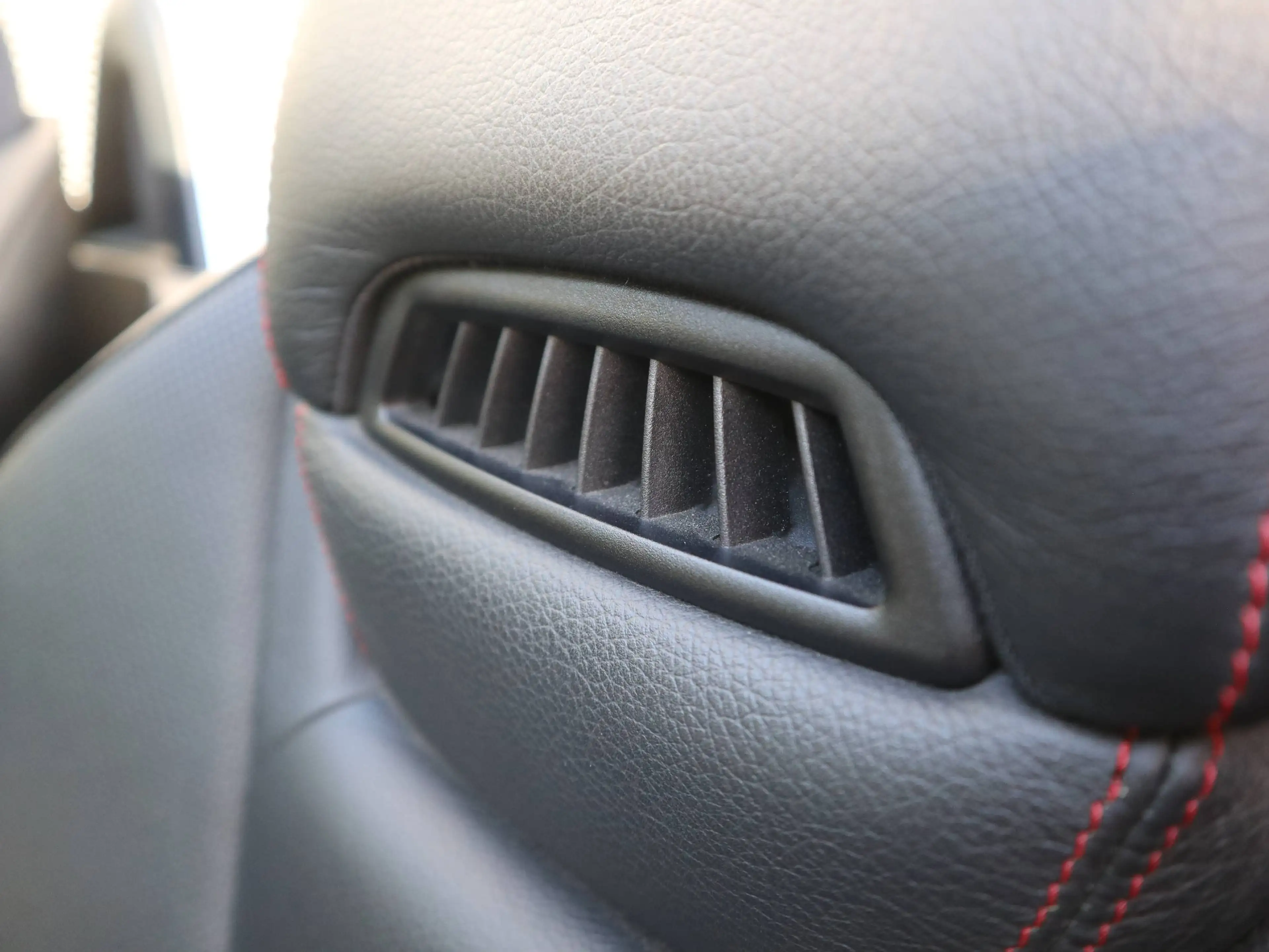 Mercedes-Benz SLC 180 AMG Line 9G LED Navi Kamera Airscarf Pano-Variodach — photo 13