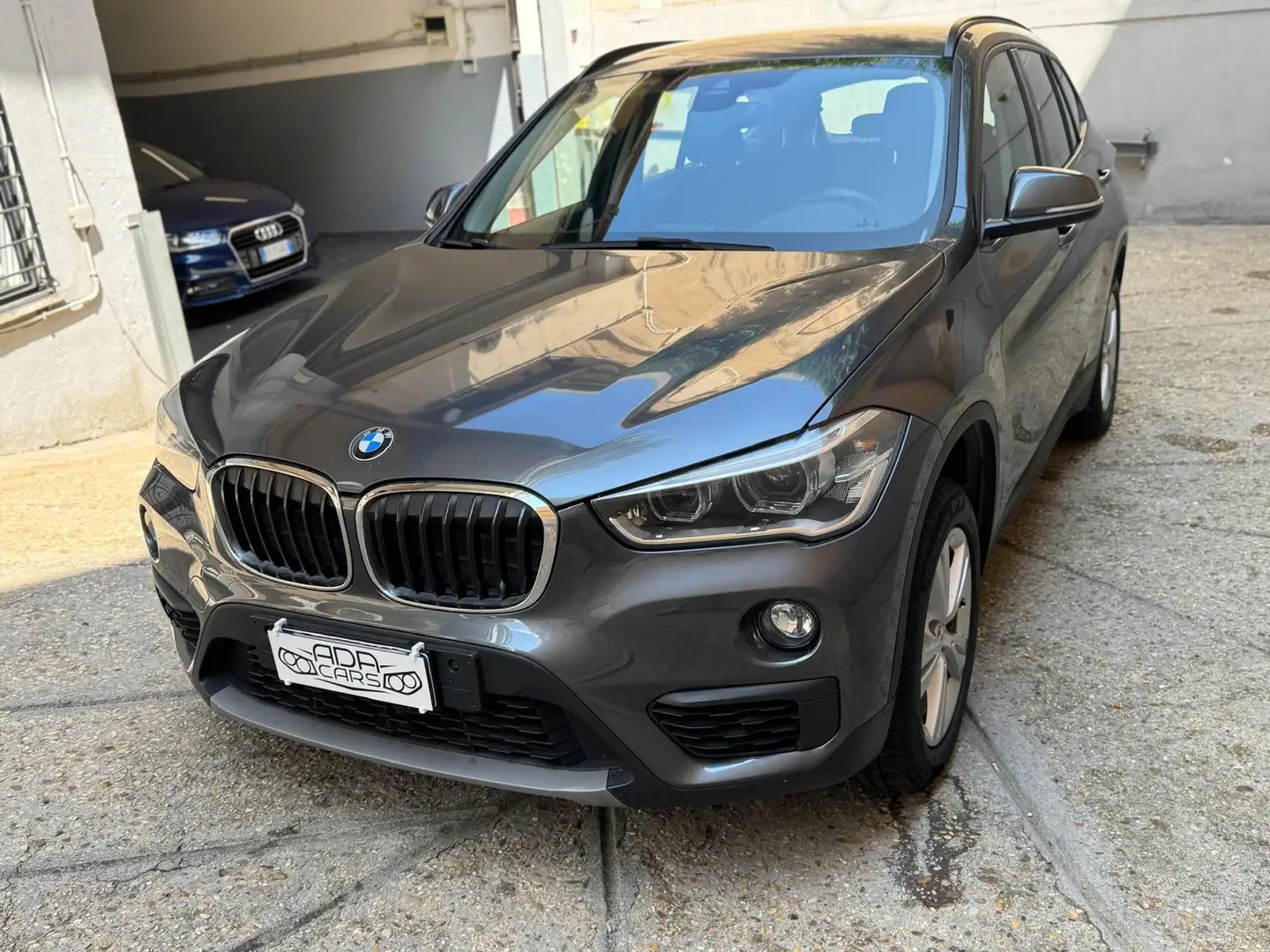 BMW X1 2.0 sdrive18d automatica Grau - 1