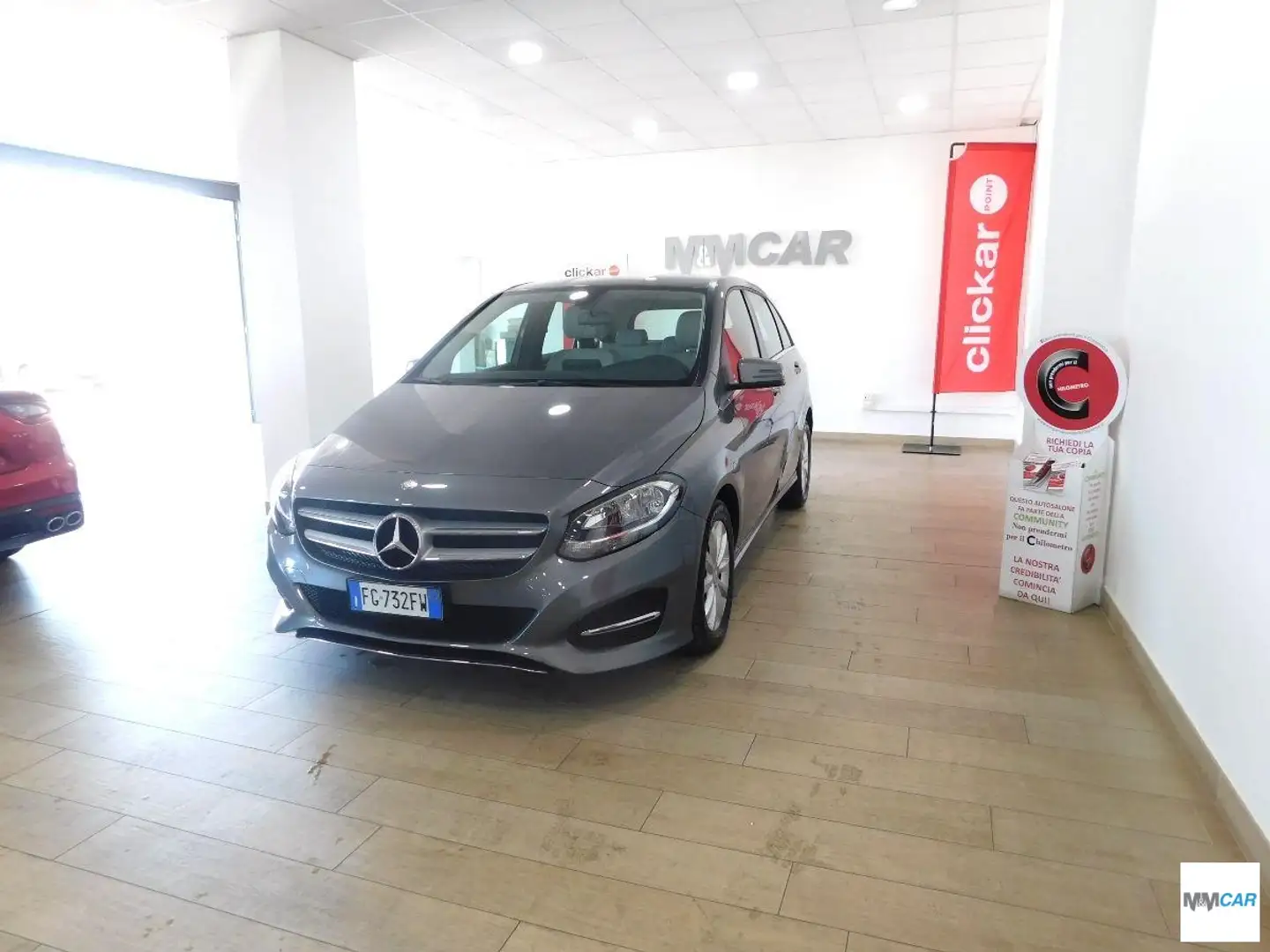 Mercedes-Benz B 200 d Business Grijs - 2