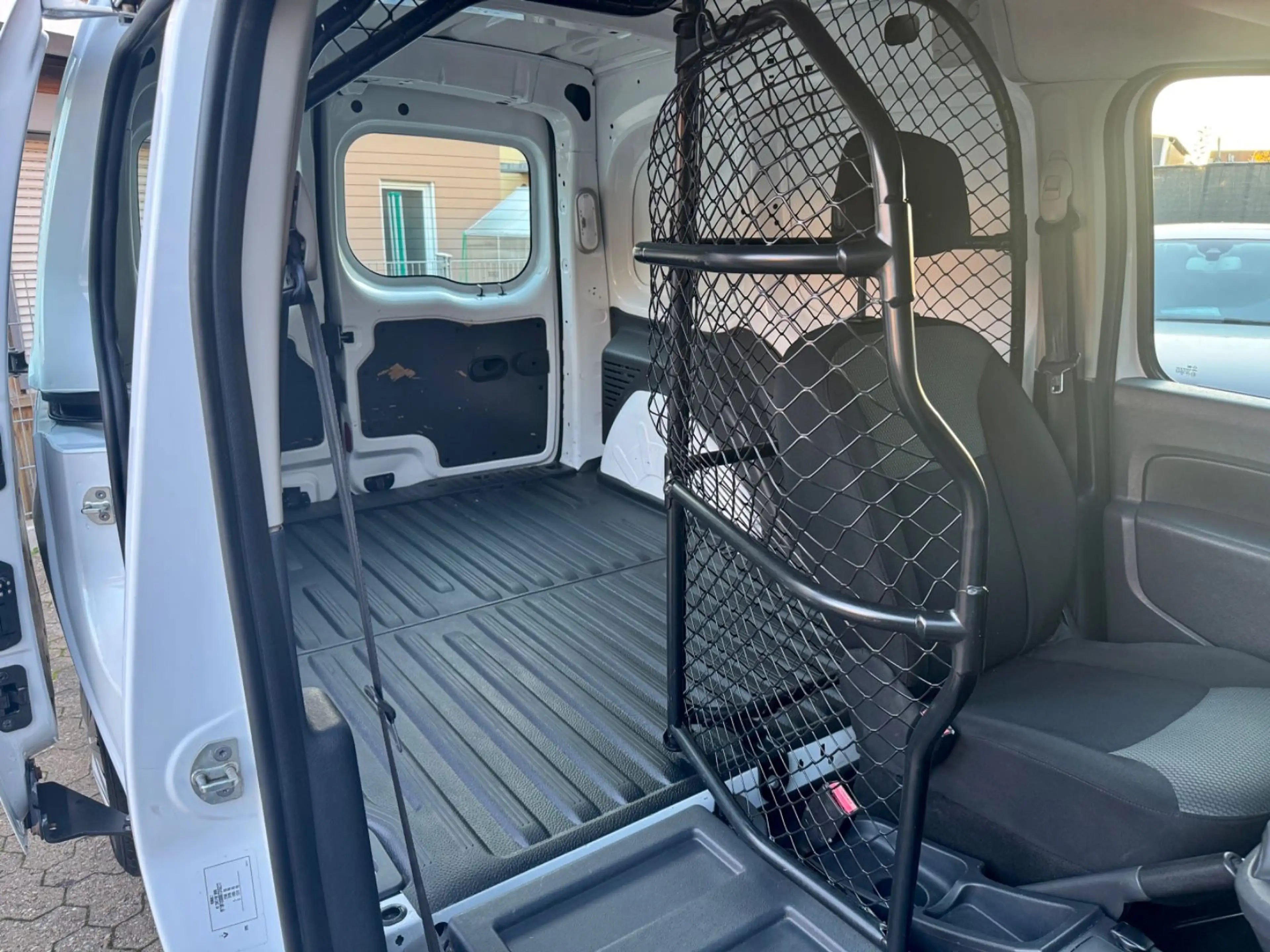 Renault Kangoo Rapid Extra Start/Stop PDC 1.Hand — photo 13