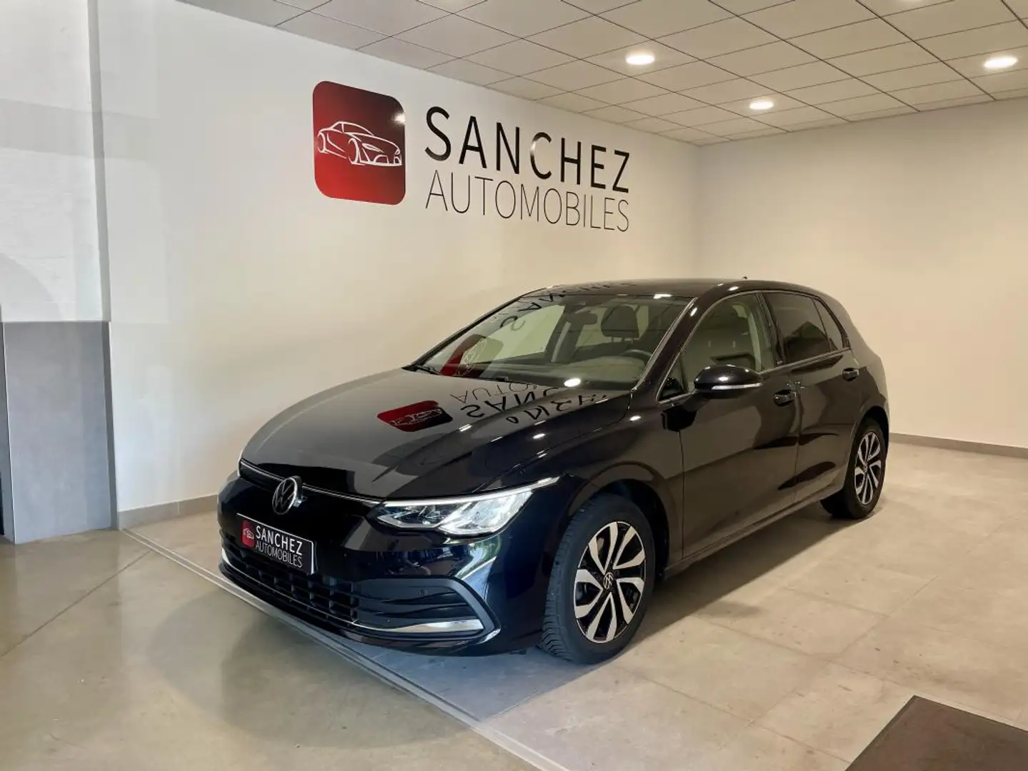 Volkswagen Golf 8 2.0 TDi 115 ACTIVE Negro - 1