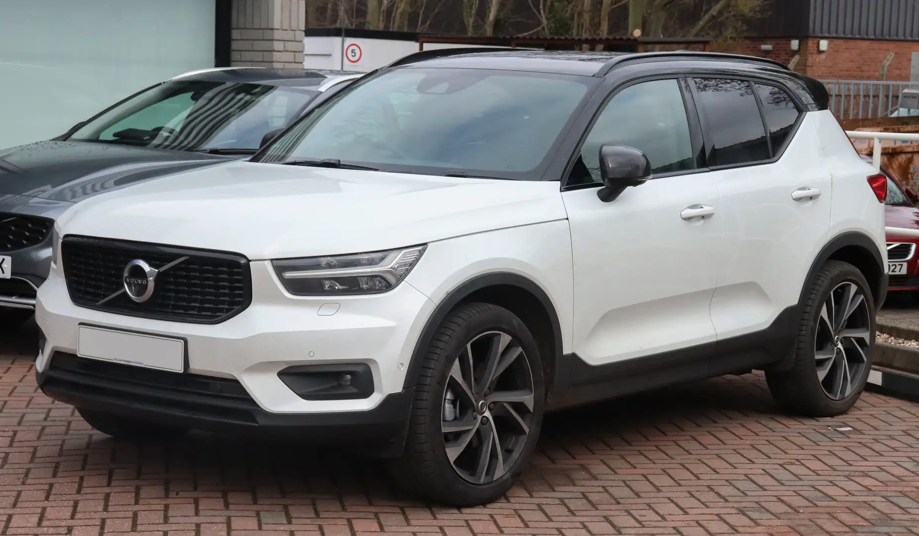 Volvo XC40 XC40 2.0 d3 R-design awd auto my21 Weiß - 1