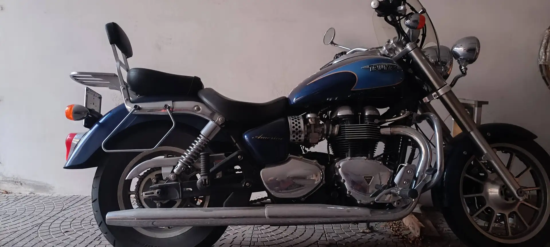 Triumph Bonneville America Blue - 1