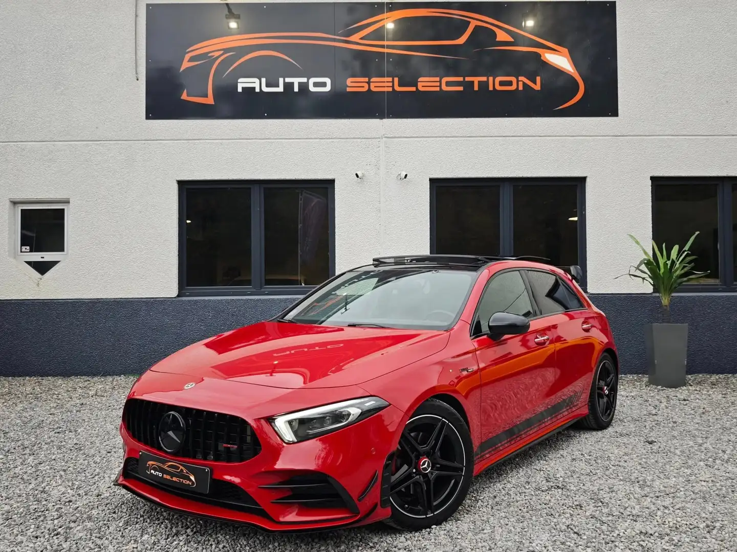 Mercedes-Benz A 180 7G TRONIC - AMG | LOOK A35 | TOIT PANO | MULTIBEAM Rouge - 1
