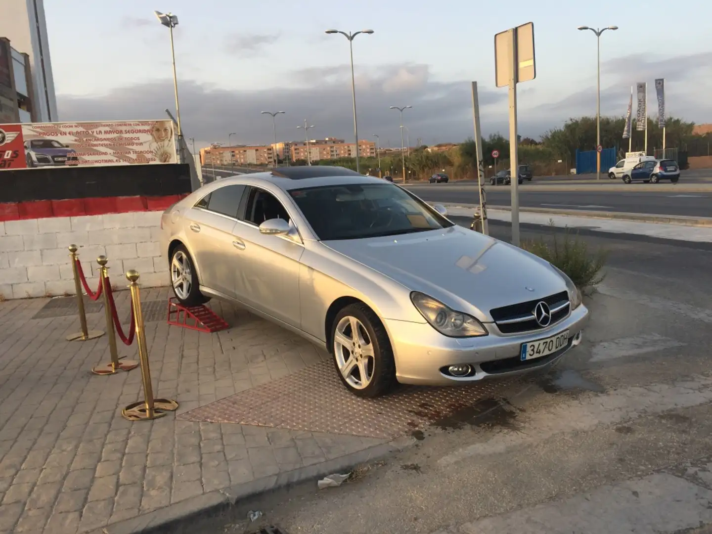Mercedes-Benz CLS 350 Aut. Gris - 2