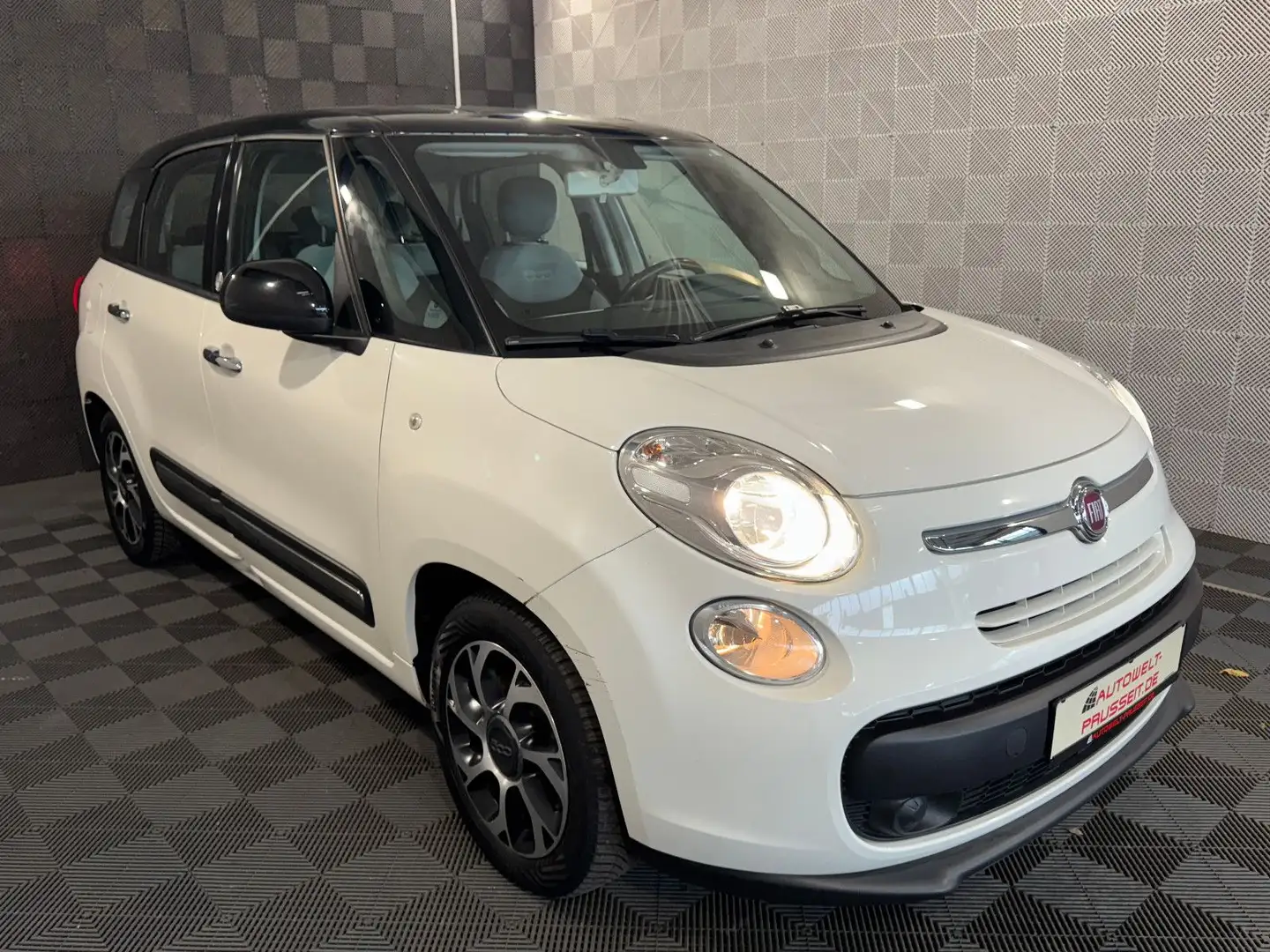 Fiat 500L *LOUNGE*TEMPO-TOUCH-R.KAM-BLUETOOTH-PDC-KLMA Schwarz - 1